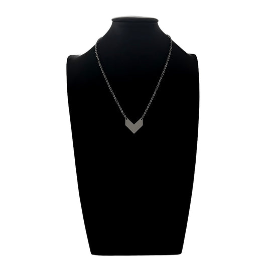 Louis Vuitton Essential v supple necklace (M63197) in 2023